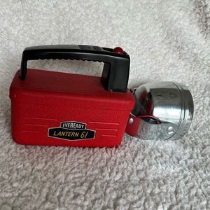 Vintage EVEREADY Lantern 61 6 Volts Hand Torchlight Flashlight Untested